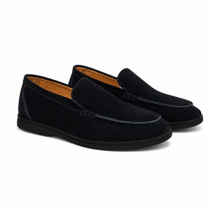 Hochwertige Wildleder-Loafer mit schwarzer Sohle